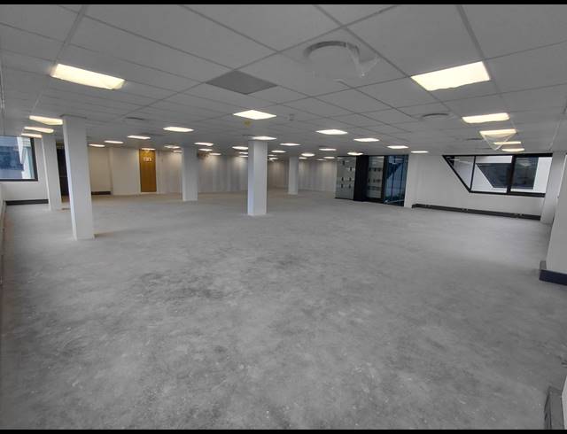 347M² OFFICE TO LET IN VORNA VALLEY